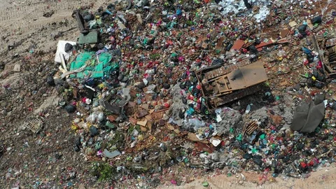 Plastic garbage dumped at landfill Vídeo Stock 111405645