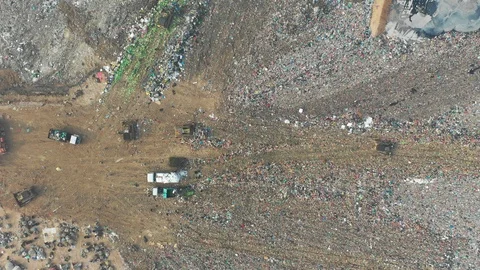Plastic garbage dumped at landfill Vídeo Stock 111609335
