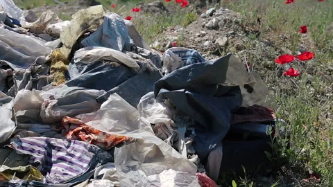 Plastic Garbage - Landfill Stockbeeldmateriaal 130948049