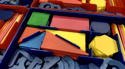 Plastic numbers and figures for the development of the child's intelligence Foto stock