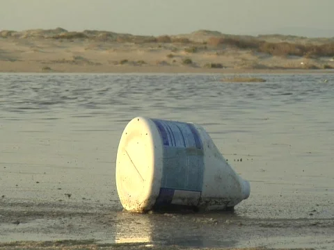 Plastic pollution in an estuary Stock-Footage 707042