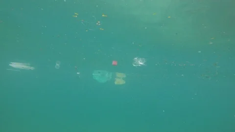 Plastic pollution in ocean 動画素材 88642659