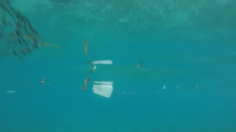 Plastic pollution in ocean 스톡 동영상 88643603