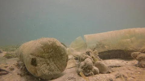 Plastic pollution in ocean Видео 89703898