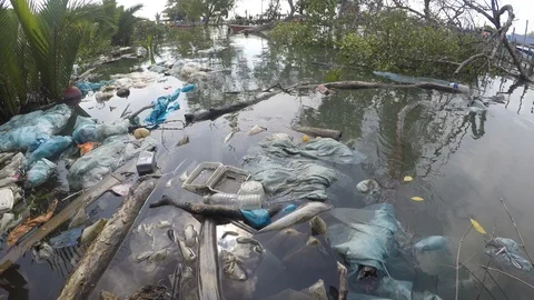 Plastic pollution in ocean Vídeo Stock 109258051