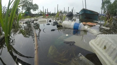 Plastic pollution in ocean 스톡 동영상 109258153