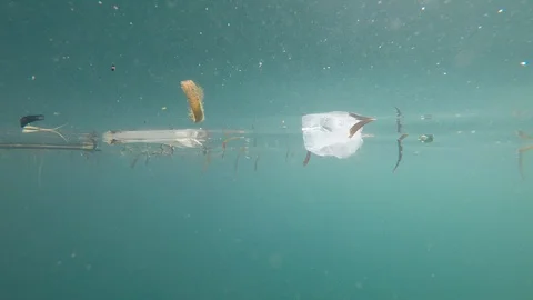Plastic pollution in ocean 스톡 동영상 111382722