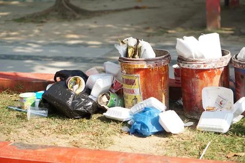 Plastic trash can Stock-Fotos