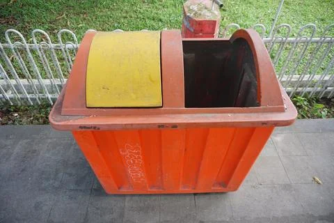 Plastic trash container Stock Photos