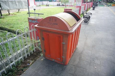 Plastic trash container Stock Photos