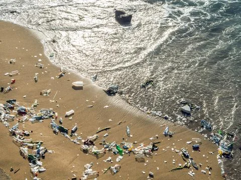 Plastic waste on the beach Stockfoto's