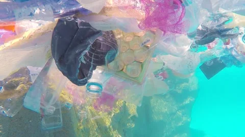 Plastic Waste Island Polluting the Ocean. Basura Plástica Contaminando el Mar Stock Footage 291682041