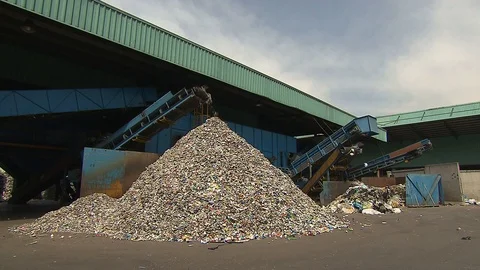 Plastic waste recycling 動画素材 120250276