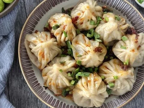 A plate of dumplings Stock Photos
