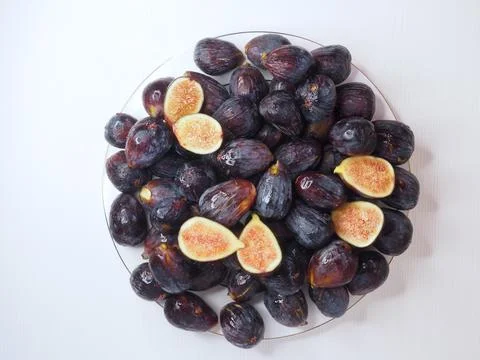 Plate of figs. Flat lay Stock-Fotos