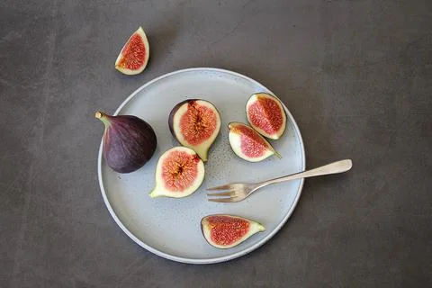Plate with figs Stock Photos