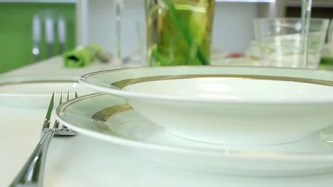 Plate, fork and spoon Vídeos de archivo 69146936
