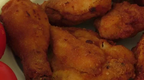 A plate of fresh, hot, crispy fried chicken Video stock 52994586