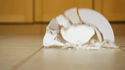 Plate hitting the ground Stock Footage 87095923