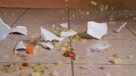 Plate hitting the ground Stock Footage 129670615