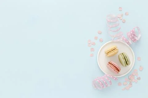 Plate with macarons table Fotos Stock