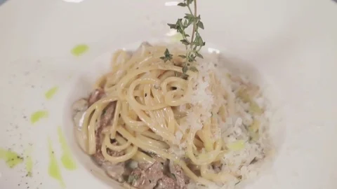 A plate of pasta Видео 79159504