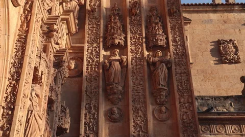 Plateresque facade of San Esteban Convent in Salamanca 库存影片 340997392