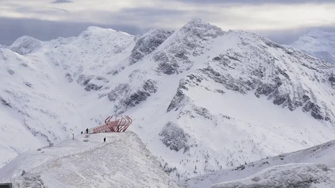 Platform for sightseeing on the top of the mountain Video stock 82711279