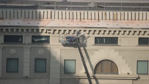 Platform for work in progress on an apartment block. Reconstruction of building. Video stock 234768545