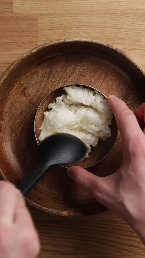 Plating Sticky Rice On Plate Vertical Top View Vidéo 335081304