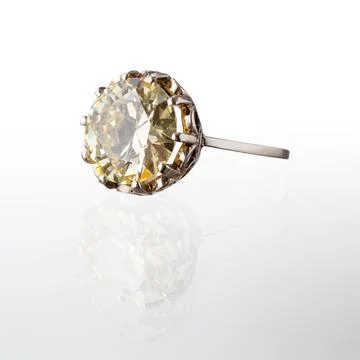 Platinum solitaire ring 写真素材