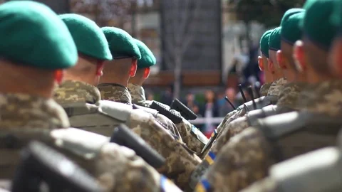 Platoon of modern equiped soldiers with weapon Video stock 79341088