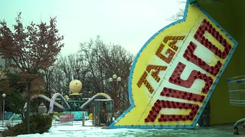Play equipments fall off a sign in Closed-Amusement Park 動画素材 83626178