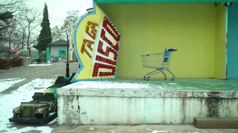 Play equipments fall off a sign in Closed-Amusement Park 動画素材 83626423