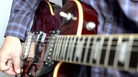 Play guitar 库存影片 108545843