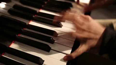 Play the piano Video stock 82446761
