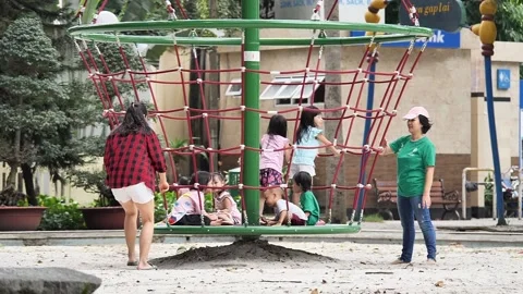 Play in Tao Dan park Stock Footage 142942583