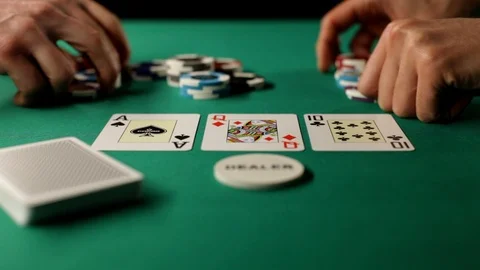 Player on green table Vídeo Stock 89552165