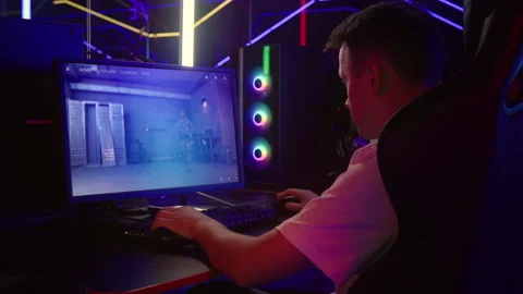 Player scrolling through the various maps in the war simulator computer game Stock Footage 262500537