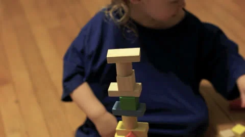 Playing with blocks Stockbeeldmateriaal 22606034