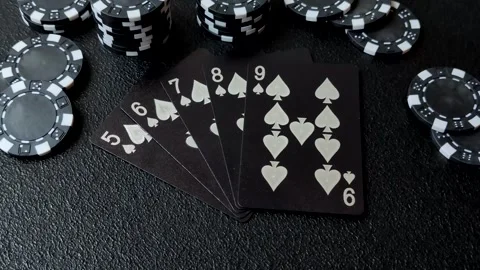Playing cards and chips on a table, a gambling game of poker. Cards and chips Vidéo 331950588