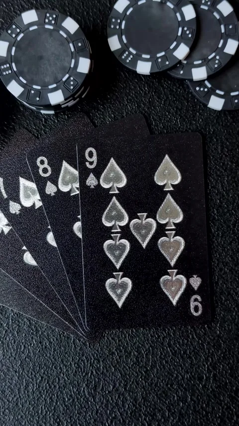 Playing cards and chips on a table, a gambling game of poker. Cards and chips Vidéo 331950595