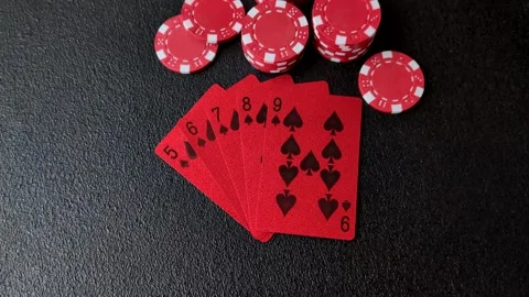 Playing cards and chips on a table, a gambling game of poker. Cards and chips Vidéo 331950620