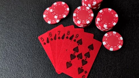 Playing cards and chips on a table, a gambling game of poker. Cards and chips Vidéo 331950623