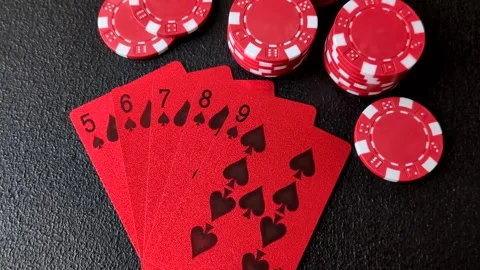 Playing cards and chips on a table, a gambling game of poker. Cards and chips Vidéo 331950625