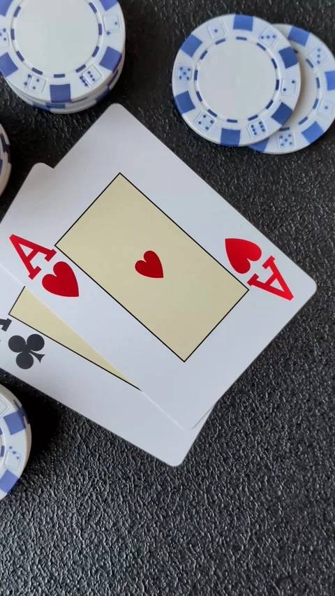 Playing cards and chips on a table, a gambling game of poker. Cards and chips Vidéo 331950656
