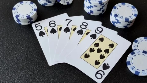 Playing cards and chips on a table, a gambling game of poker. Cards and chips Vidéo 331950670