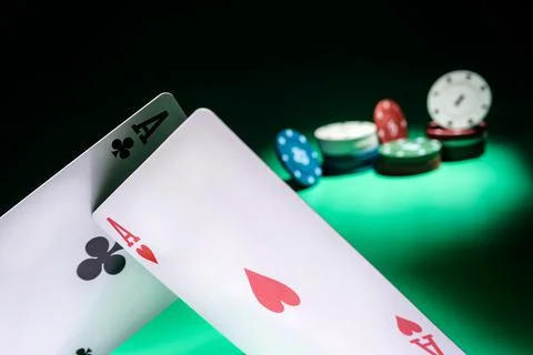 Playing cards close-up with selective focus on the background of playing chip Foto stock