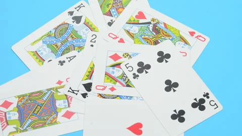 Playing cards on a table 動画素材 139289707
