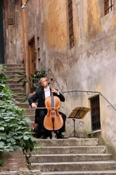 Playing the cello in Rome Stock-Fotos